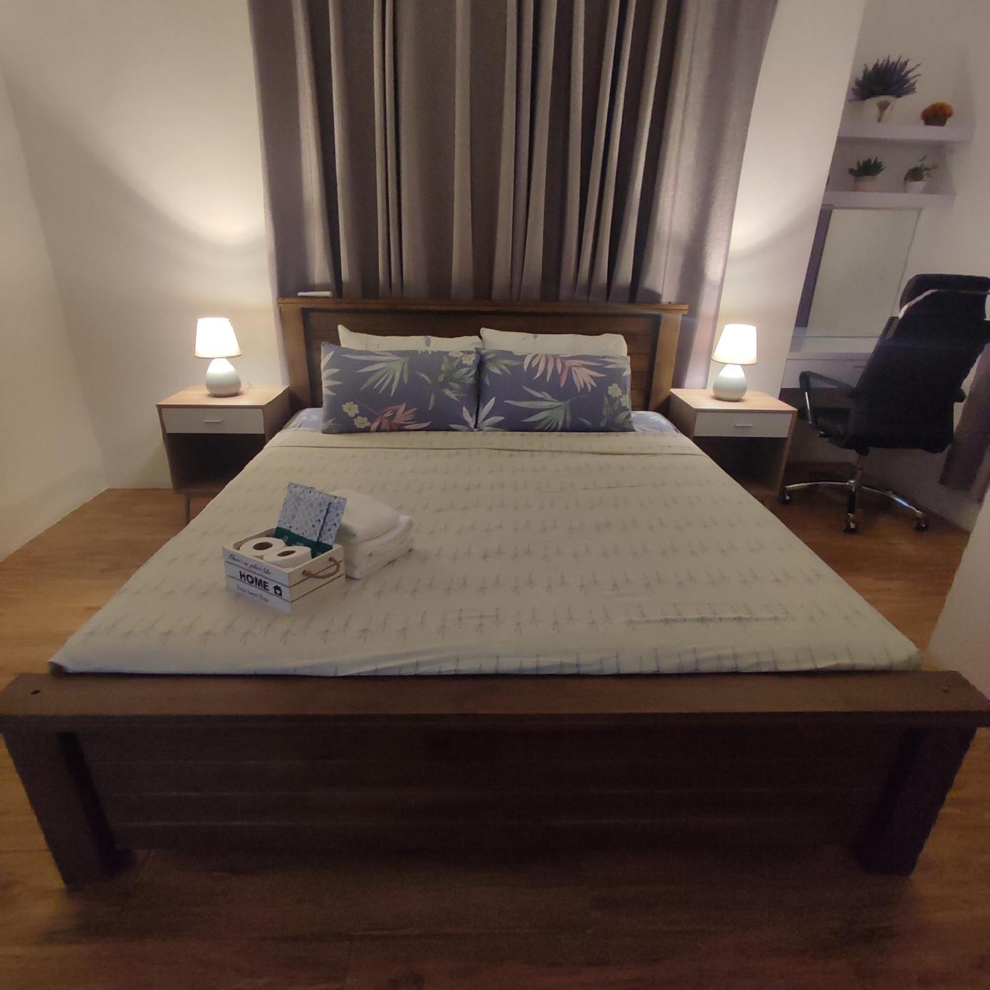 Luxury Spacious 2Br In Salcedo Village Манила Екстериор снимка