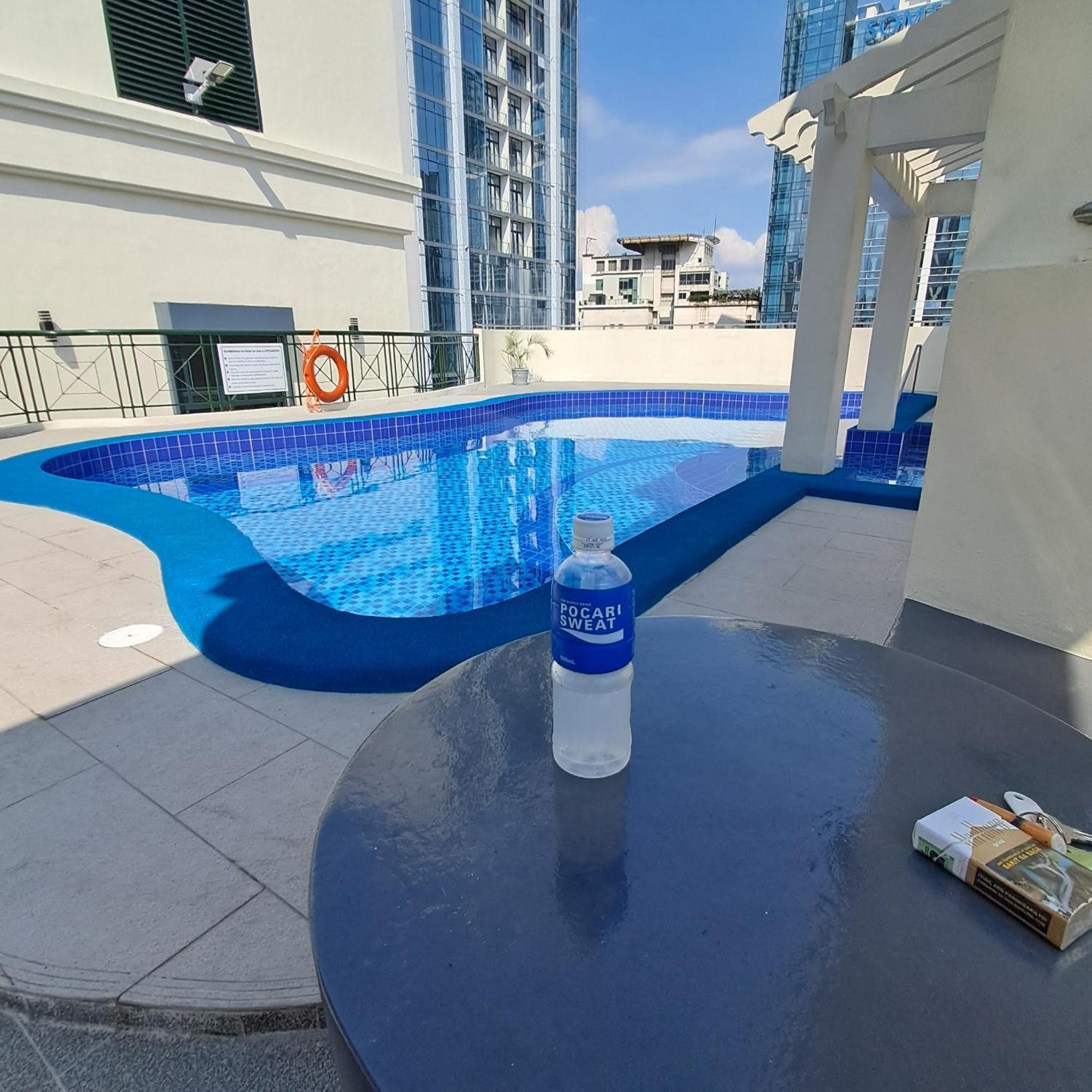 Luxury Spacious 2Br In Salcedo Village Манила Екстериор снимка