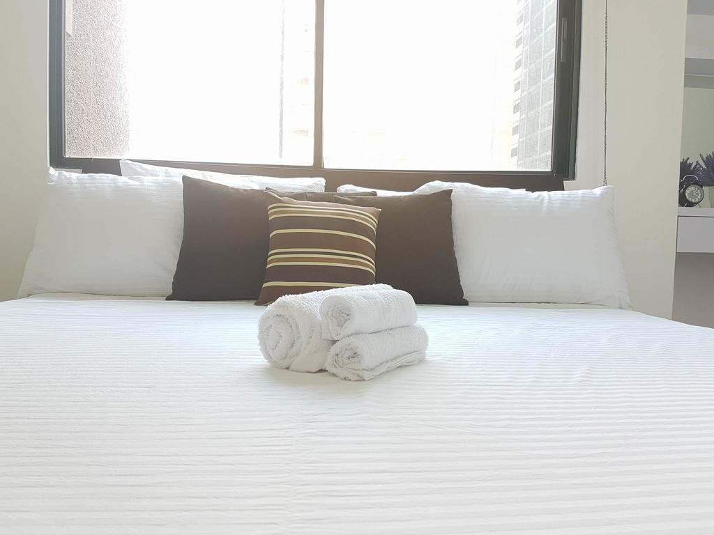 Luxury Spacious 2Br In Salcedo Village Манила Екстериор снимка