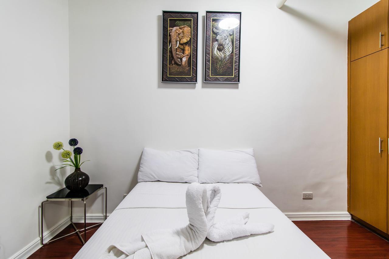 Luxury Spacious 2Br In Salcedo Village Манила Екстериор снимка