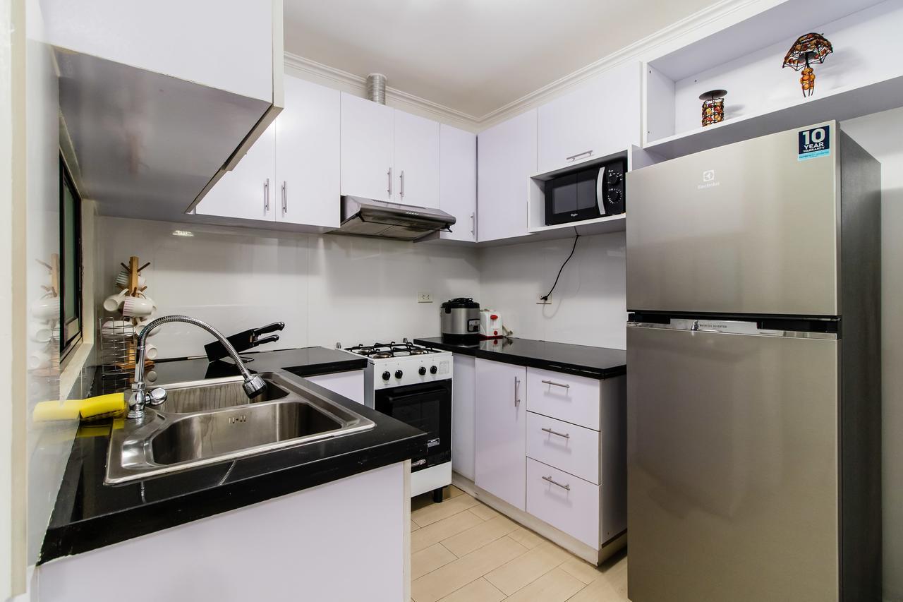 Luxury Spacious 2Br In Salcedo Village Манила Екстериор снимка