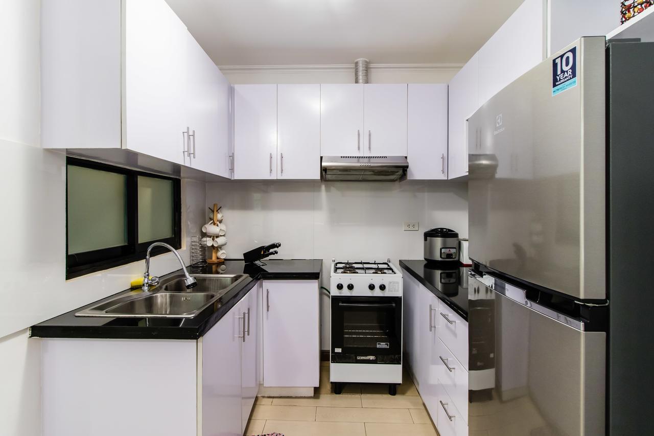 Luxury Spacious 2Br In Salcedo Village Манила Екстериор снимка
