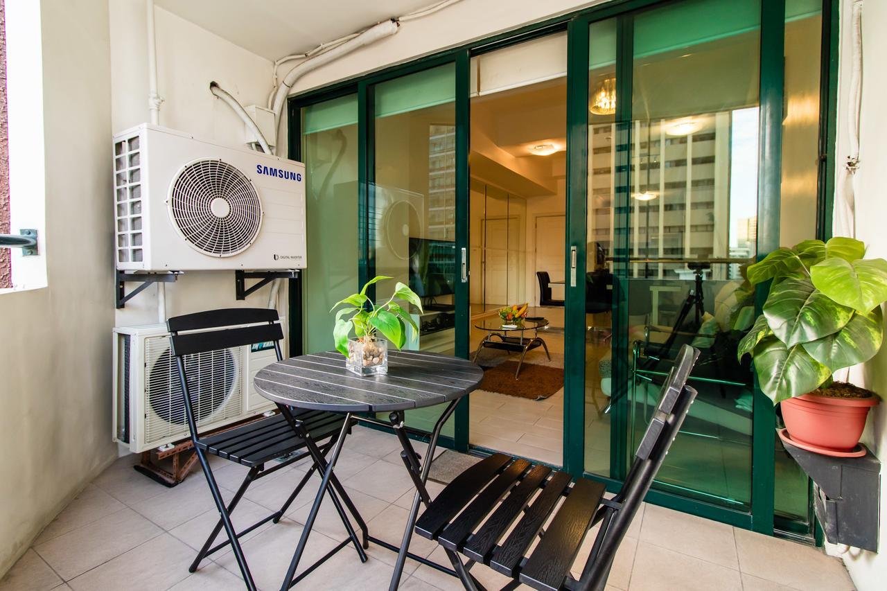 Luxury Spacious 2Br In Salcedo Village Манила Екстериор снимка