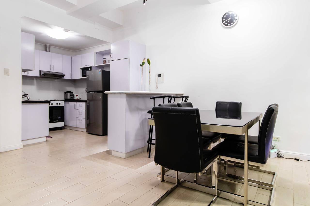 Luxury Spacious 2Br In Salcedo Village Манила Екстериор снимка