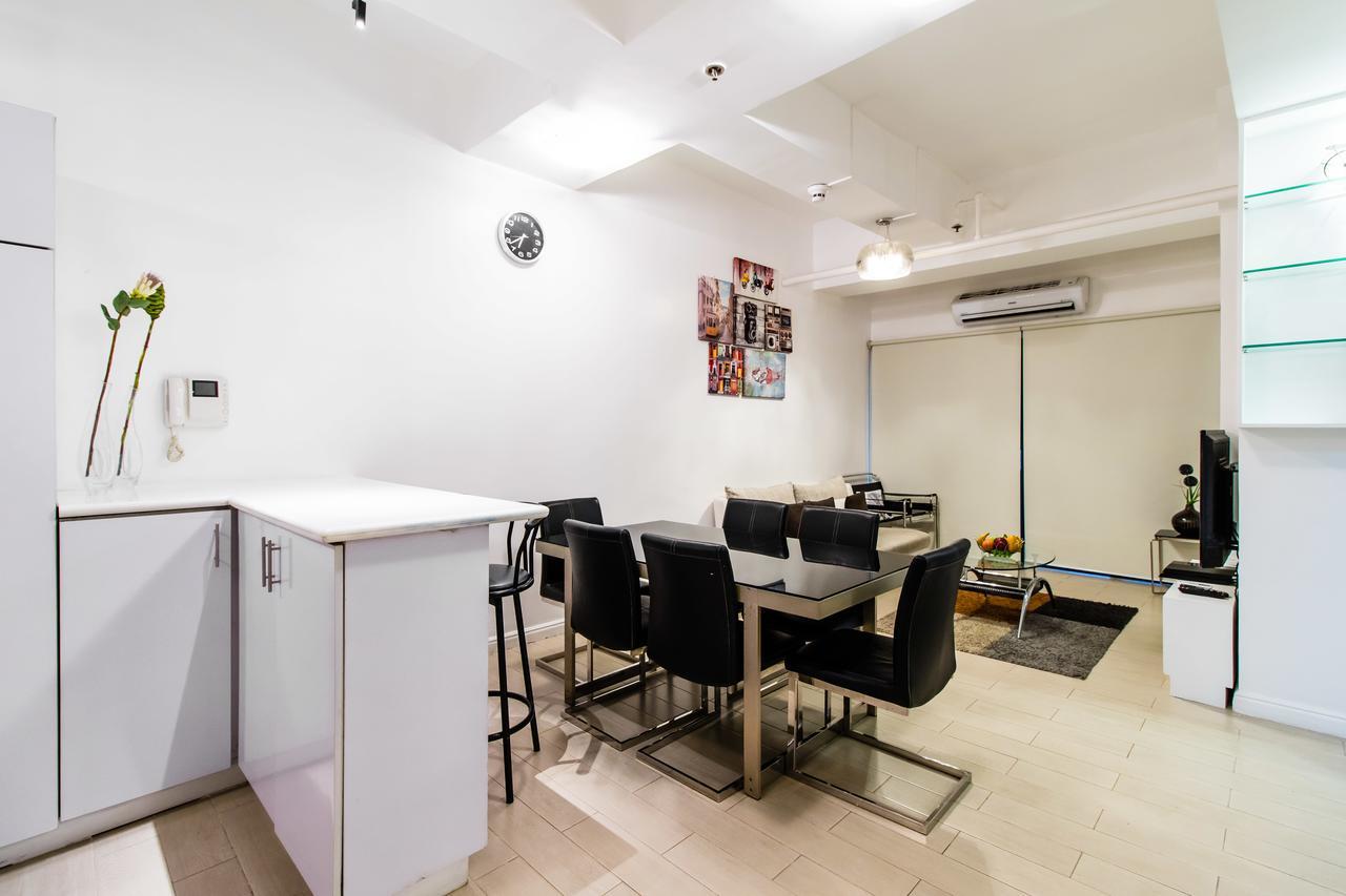 Luxury Spacious 2Br In Salcedo Village Манила Екстериор снимка
